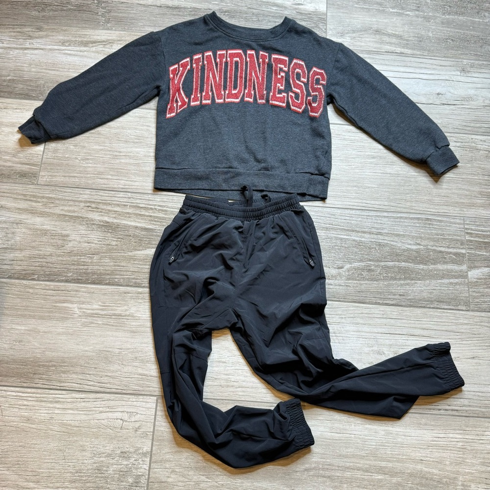 TARGET Girls Kindness Sweatshirt and Pant bundle Size 7 - Picture 8 of 10